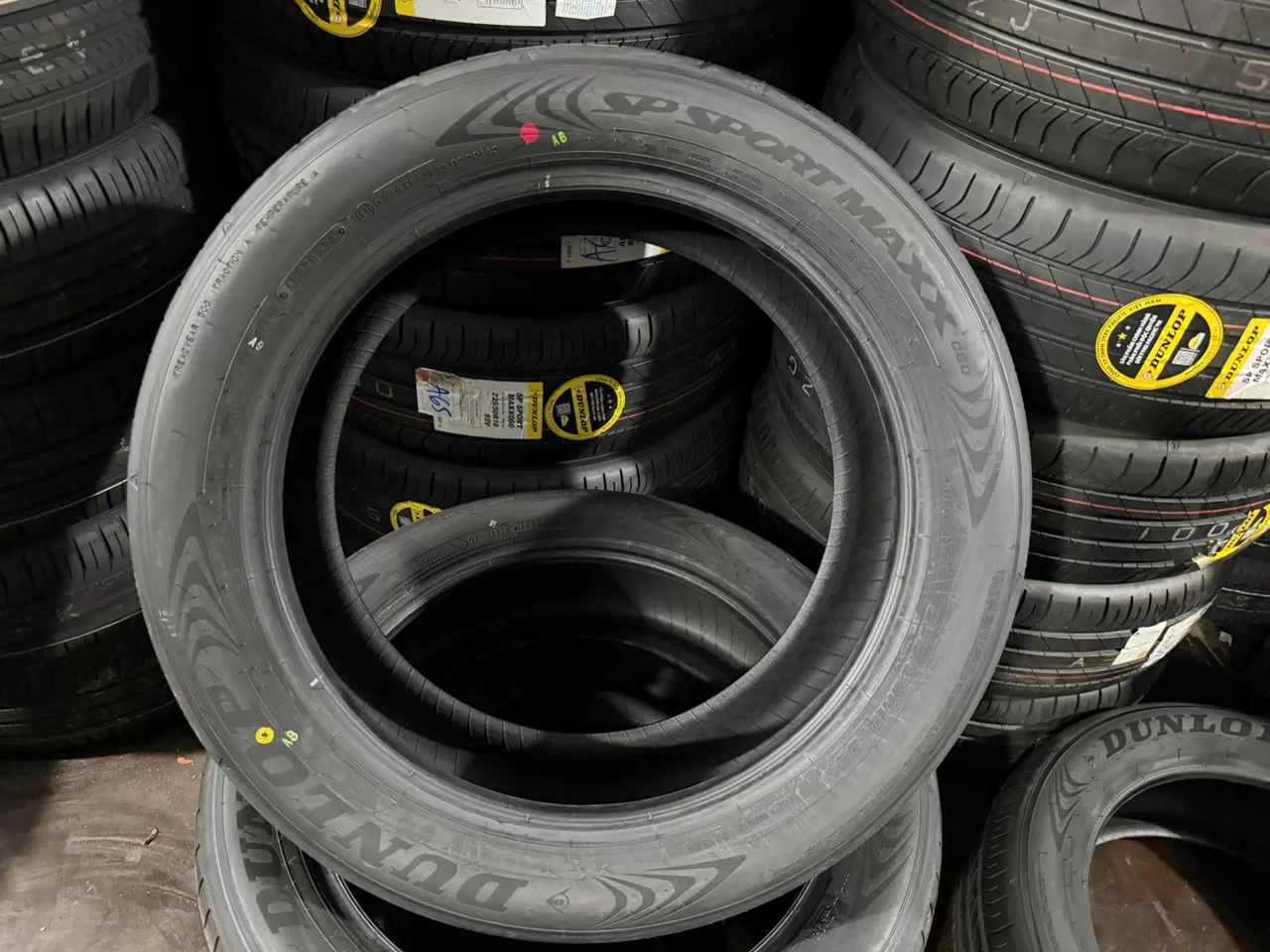 Vỏ lốp 225/50R18 Dunlop, vỏ lốp Xe: BMW 330i 2017, BMW GT 320i, BMW GT 328i, Subaru Legacy, Corolla Cross 1.8V