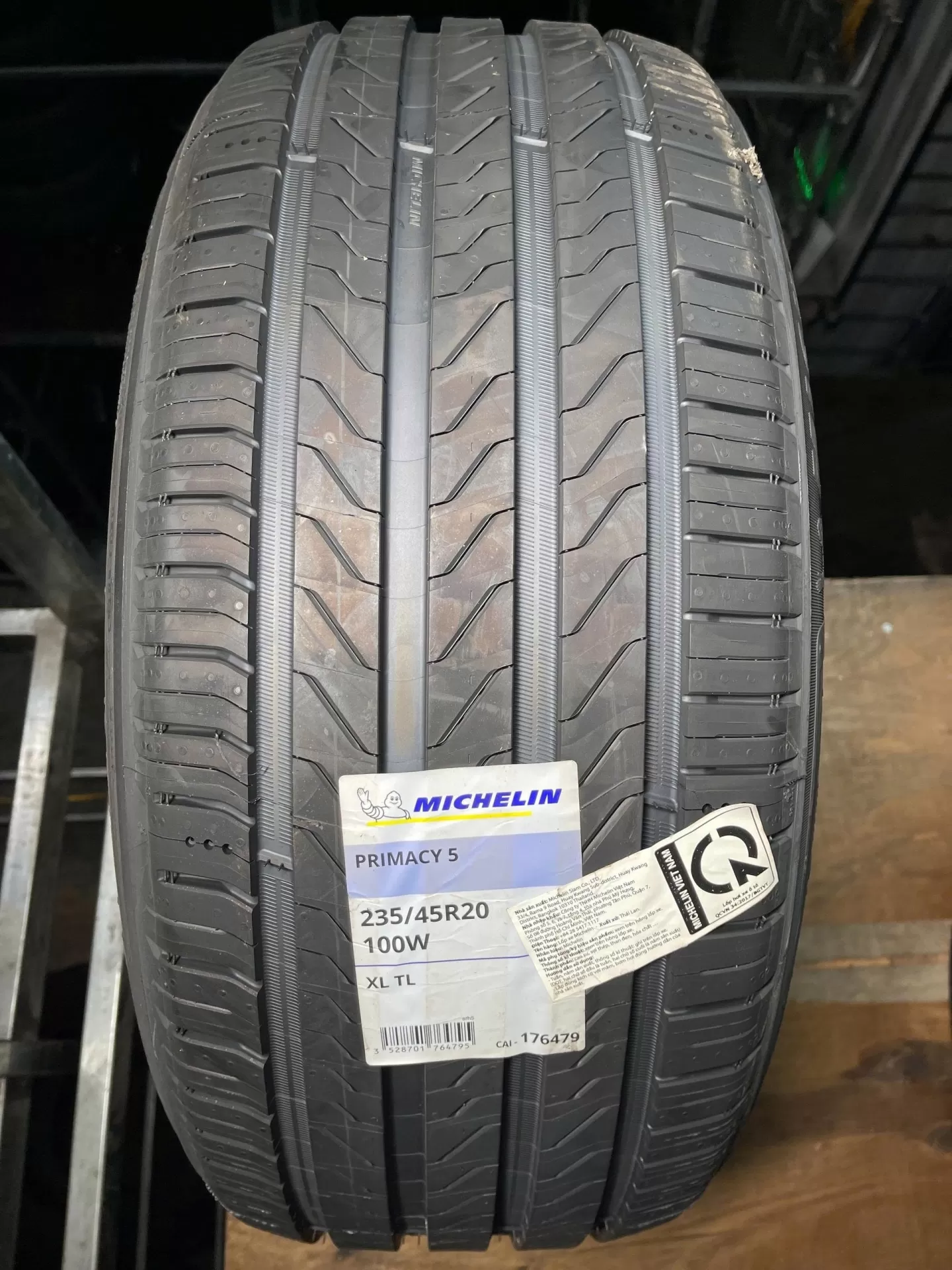 Vỏ lốp 235/45R20 Michelin Primacy 5
