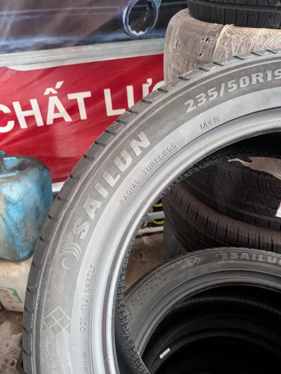 Vỏ lốp 235/50R19 Sailun, vỏ lốp theo xe Vinfast MPV