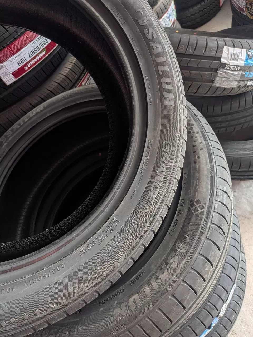 Vỏ lốp 235/50R19 Sailun, vỏ lốp theo xe Vinfast MPV