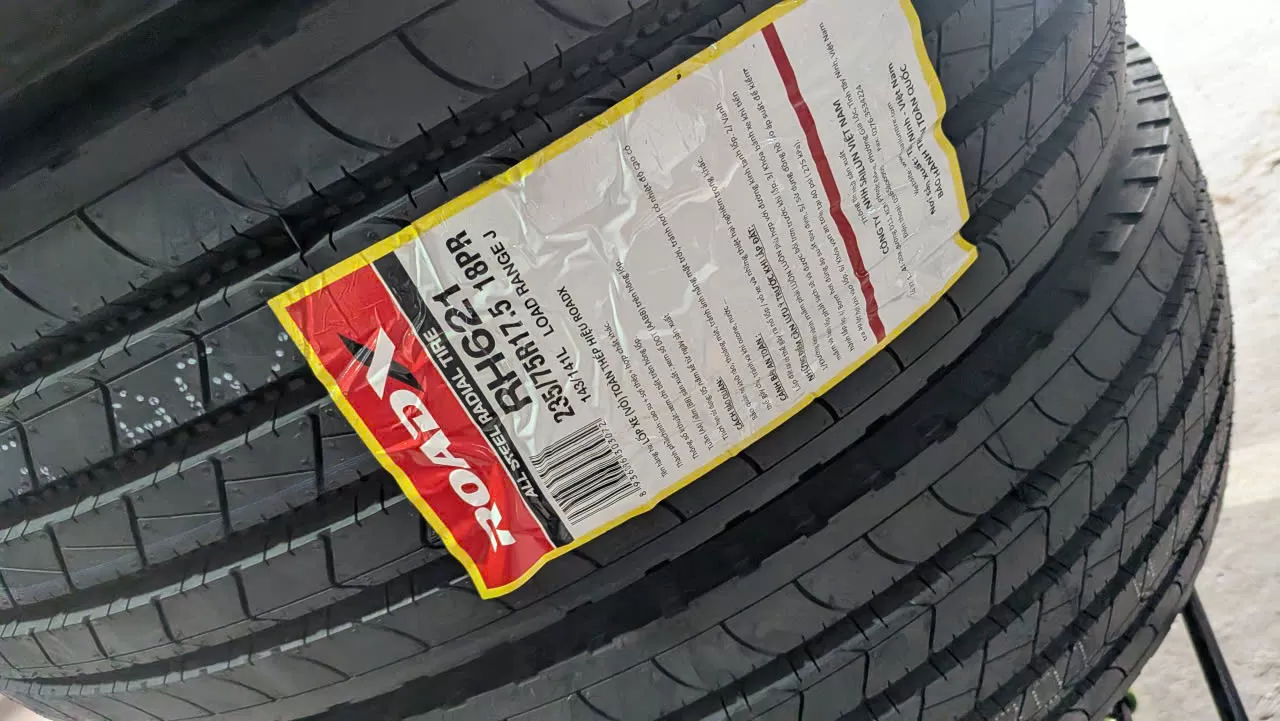Lốp tải nhẹ RoadX 235/75R17.5