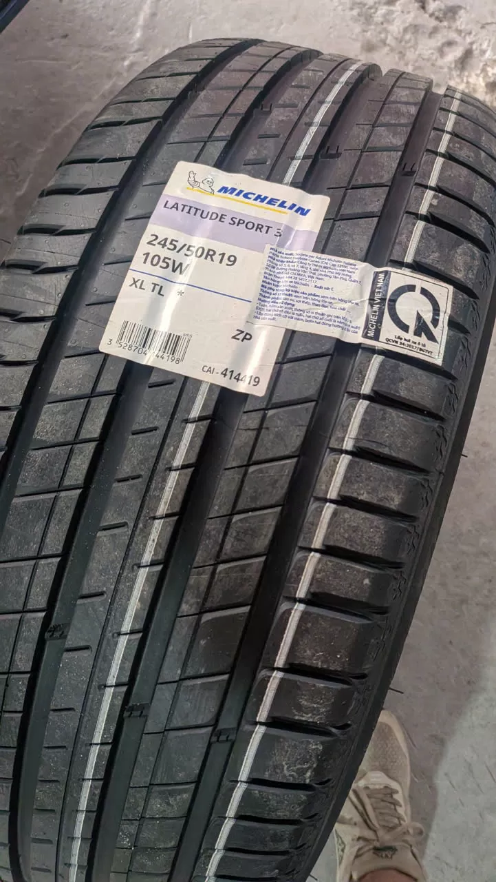 Vỏ lốp 245/50R19 Michelin Runflat Latitude Sport 3ZP,  vỏ lốp xe BMW X4, vỏ lốp chống xịt cho ô tô BMW X4