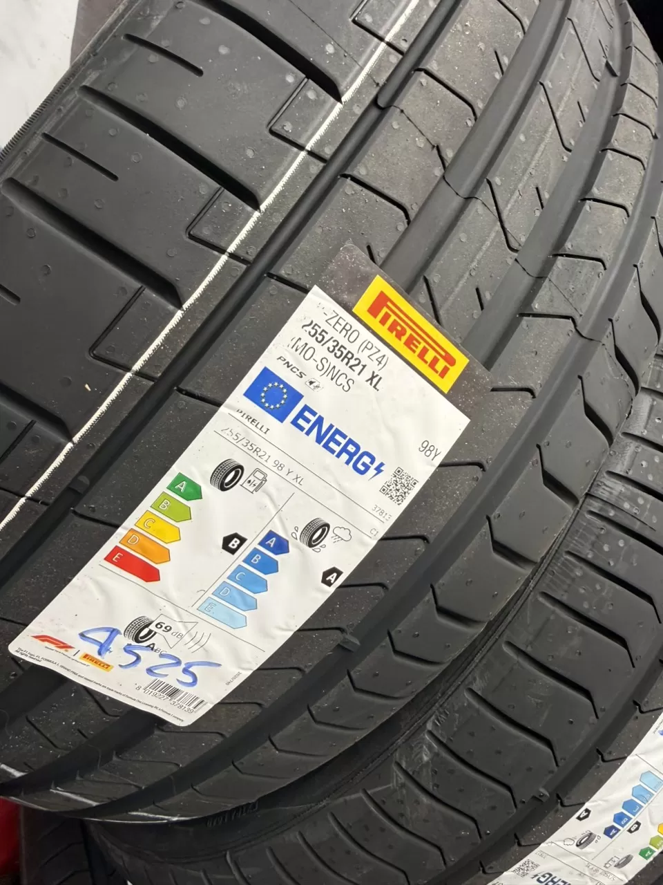 Vỏ lốp 255/35R21 Pirelli Prezo MOS chống ồn