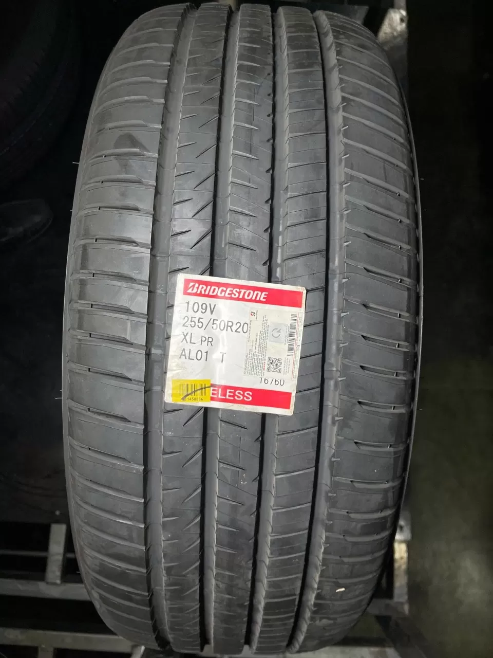 Vỏ lốp 255/50R20 Bridgestone Nhật, vỏ lốp Xe Land Rover Discovery, Vỏ lốp xe ô tô Ford Explorer