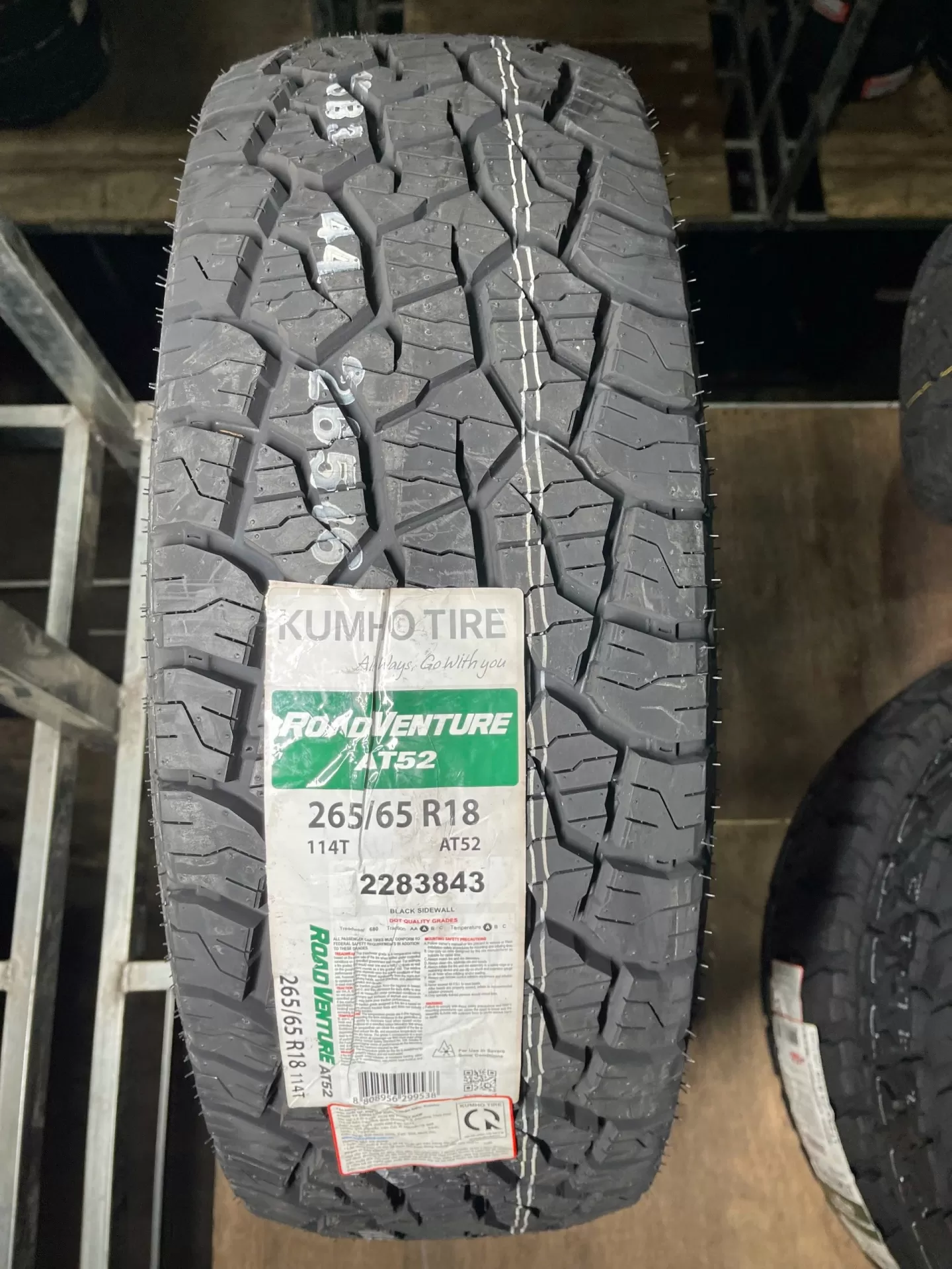 Vỏ lốp 265/65R18 AT52 T04L KUMHO VIỆT NAM