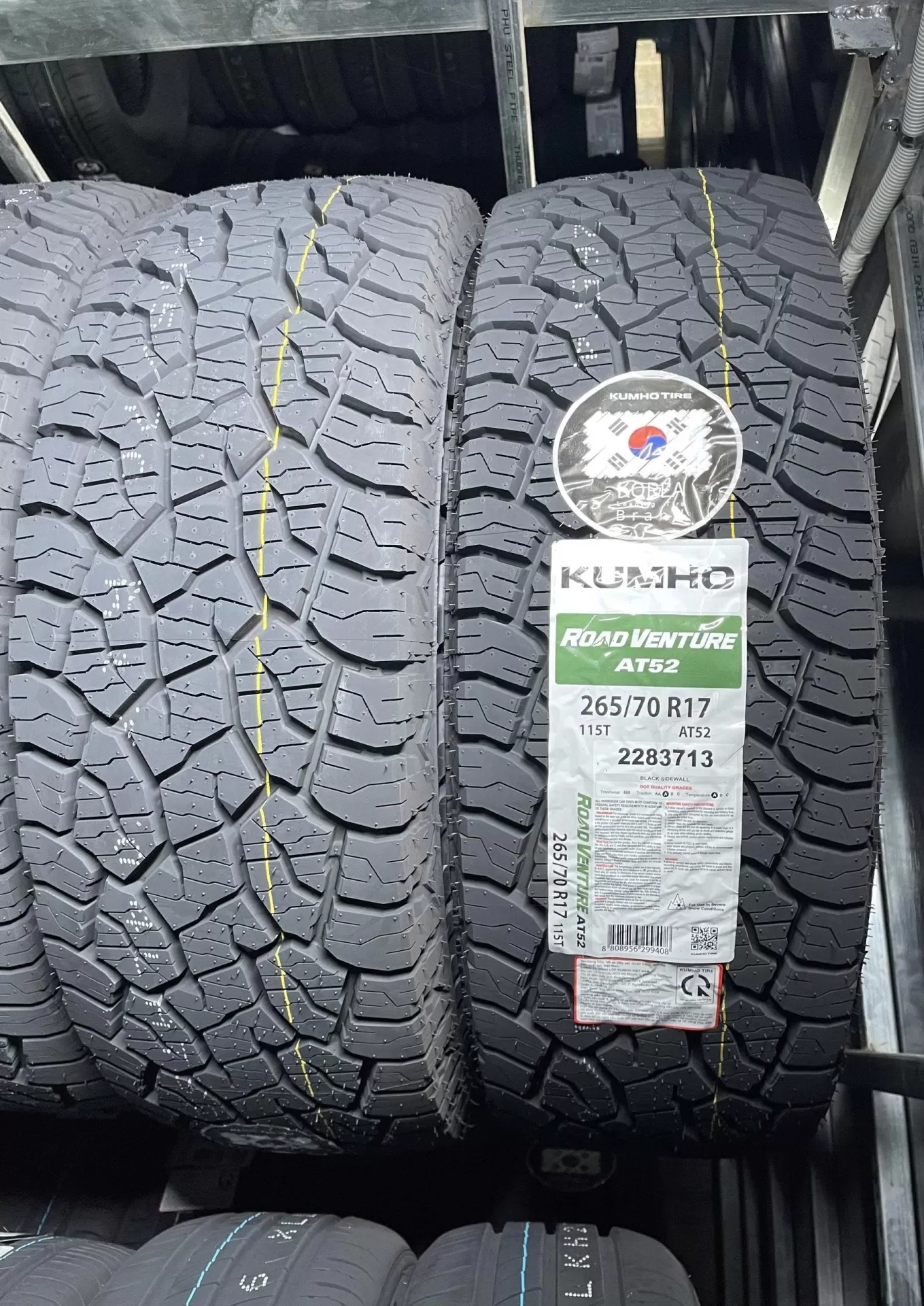 Vỏ lốp 265/70R17 AT52 Kumho