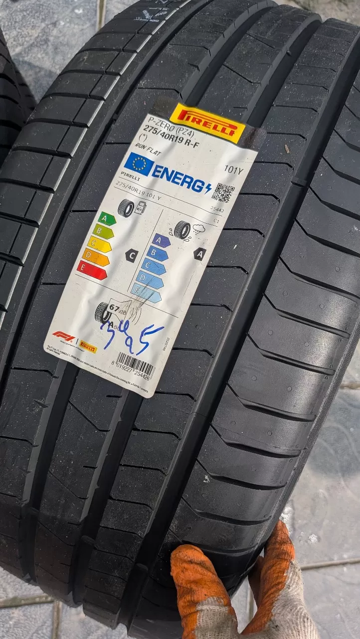 275/40R19 Pirelli Runflat P zero PZ4 R-F Luxury 101Y, vỏ lốp Xe: Mercedes S450 lốp sau, Mercedes S500 lốp trước, BMW 740Li, BMW 750Li 4.8, Hyundai Equus 5.0AT