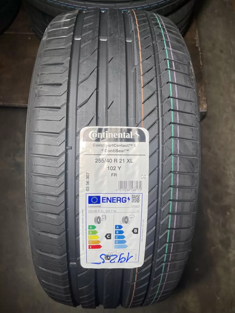 Vỏ lốp 255/40R21 Continental Runflat Contisport Contact 5
