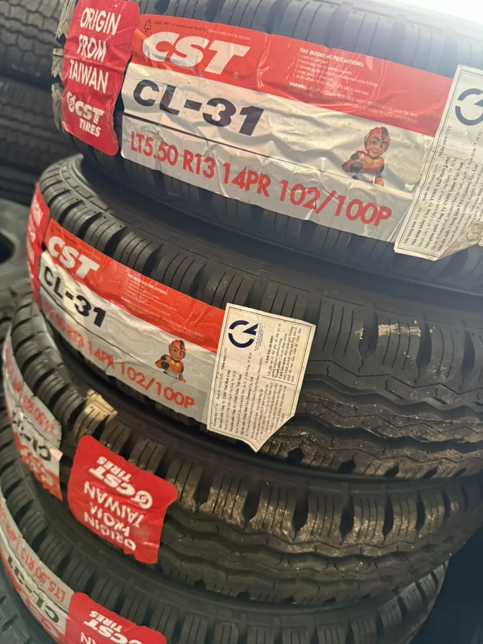 Vỏ lốp 5.50R13 LT CST 14PR