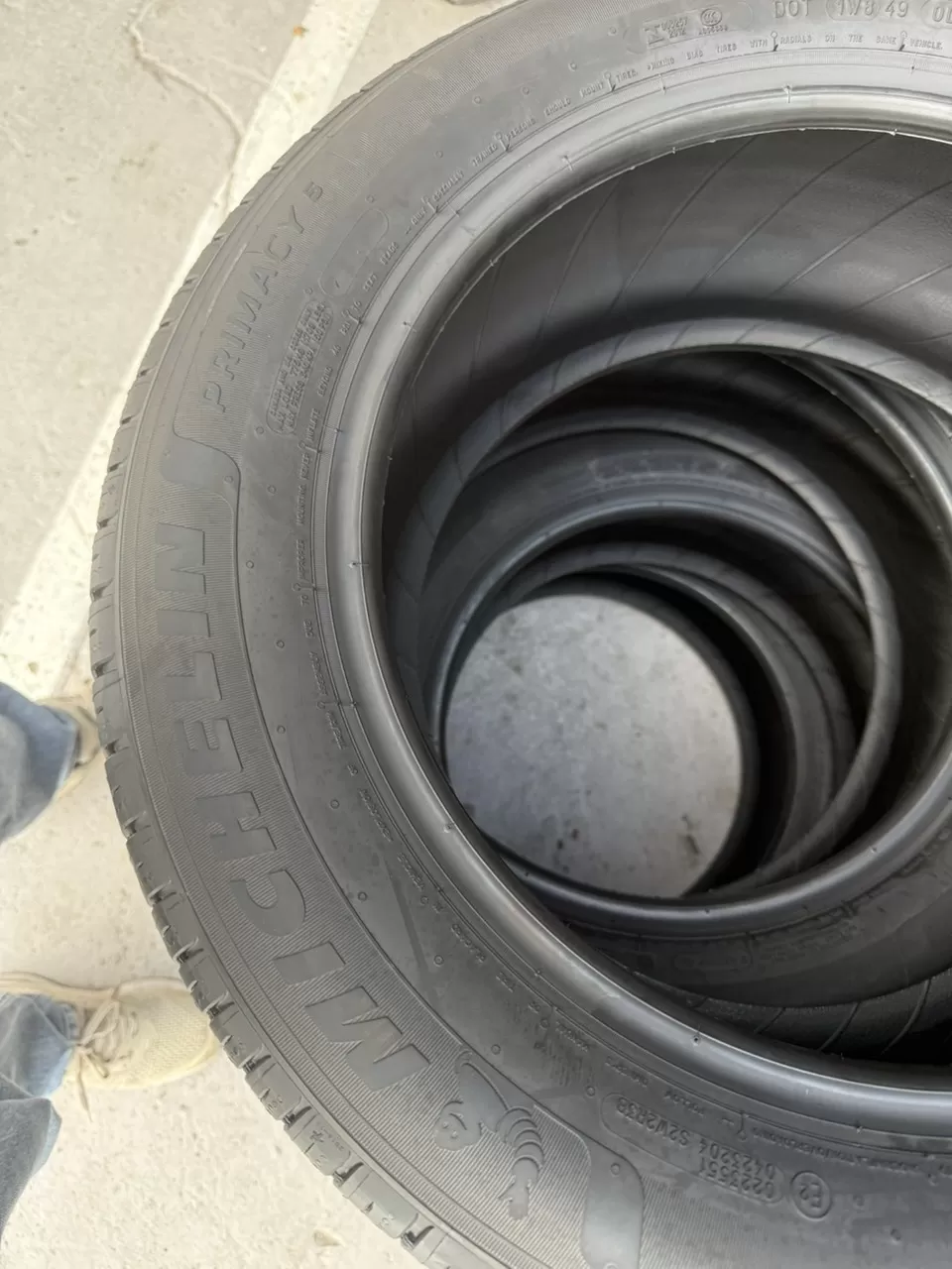 Vỏ lốp 215/60R16 Michelin Primacy, vỏ lốp ô tô Lexus GS 300, vỏ lốp ô tô Mitsubishi Grandis 2.4, vỏ lốp ô tô Camry 2.4G, vỏ lốp ô tô Camry LE 2.4 Mỹ, vỏ lốp ô tô Camry 3.0, vỏ lốp ô tô Camry 2.0E