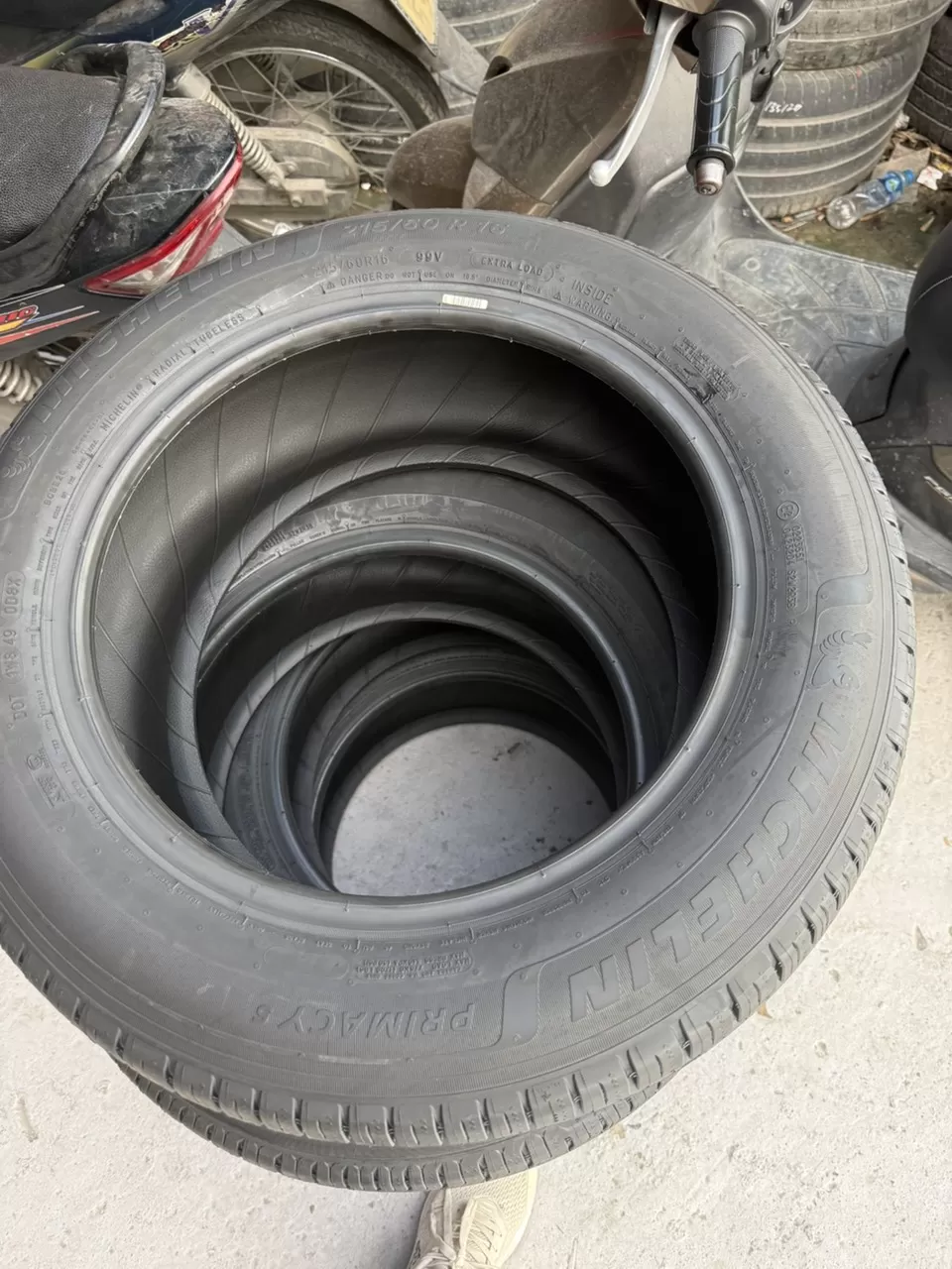 Vỏ lốp 215/60R16 Michelin Primacy, vỏ lốp ô tô Lexus GS 300, vỏ lốp ô tô Mitsubishi Grandis 2.4, vỏ lốp ô tô Camry 2.4G, vỏ lốp ô tô Camry LE 2.4 Mỹ, vỏ lốp ô tô Camry 3.0, vỏ lốp ô tô Camry 2.0E