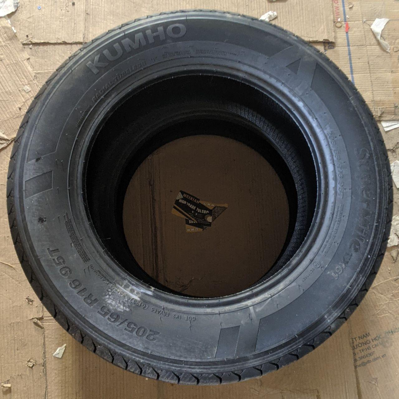 Vỏ lốp 205/65R16 95T TX61 KUMHO VIỆT NAM, vỏ lốp xe ô tô Toyota Innova E G Venturer