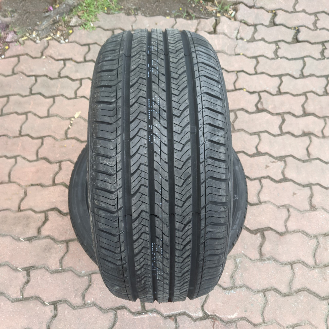 235/45R18 Maxxis HPM3 vỏ lốp Xe: Hyundai Sonata,  Hyundai Kona,  Kia Optima 2017, Lexus GS 200t 2.0L, Peugeot 508, Camry 2.5Q, Volkswagen Beetle