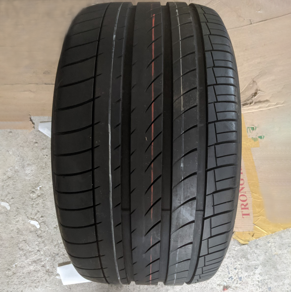 315/35R20 Dunlop Runflat vỏ lốp Xe: BMW X5 4.8, BMW X6 M lốp sau, BMW X6 3.0, Vinfast Lux SA2.0 bản cao cấp