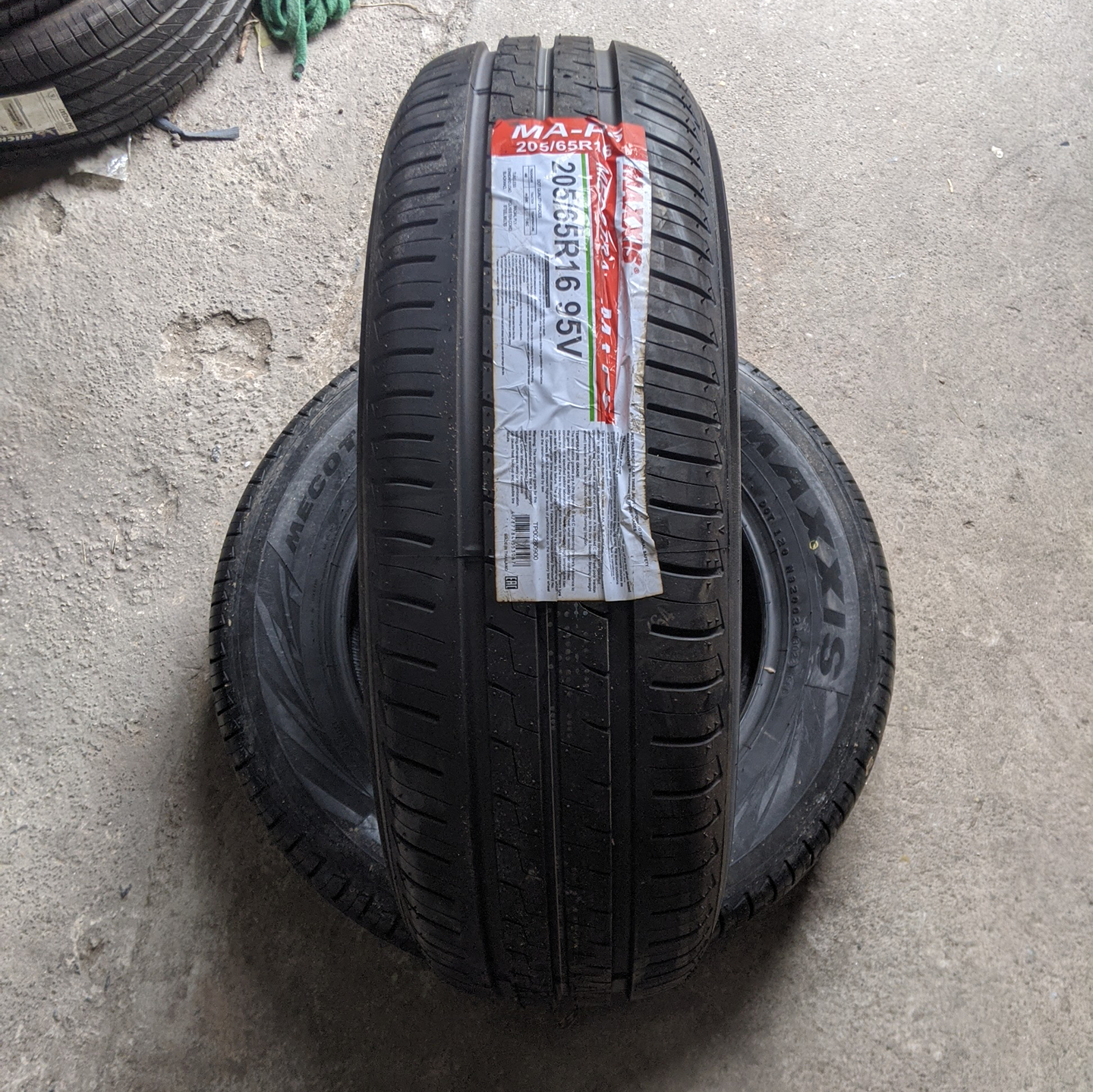 Vỏ lốp 205/65R16 Maxxis MAP5, vỏ lốp Xe: Toyota Innova E G Venturer