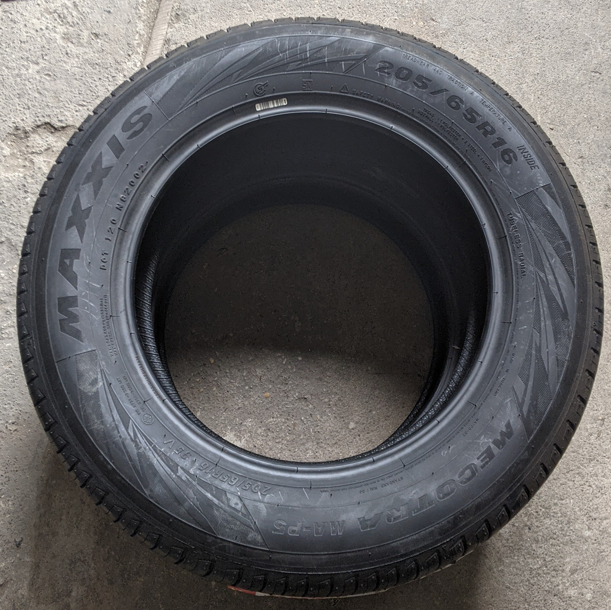 Vỏ lốp 205/65R16 Maxxis MAP5, vỏ lốp Xe: Toyota Innova E G Venturer