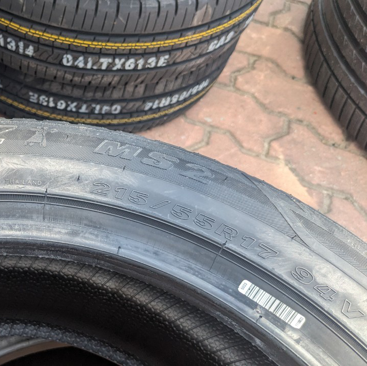 Vỏ lốp 215/55R17 Maxxis MS2 94V vỏ lốp Xe: Honda HRV, Honda Honda Odyssey, Honda Hyundai Kona, Honda Kia Optima, Lexus ES350, Mitsubishi Grandis 2.4, Nissan Teana, SUZUKI VITARA, Toyota Camry, Toyota Innova V, Toyota Avalon