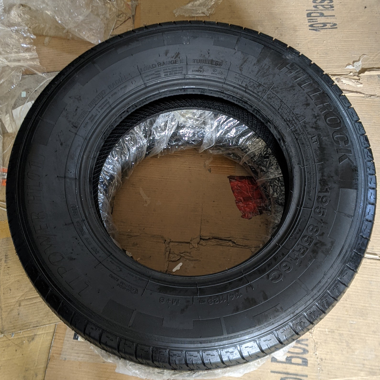 195/85R16 LANDSAIL