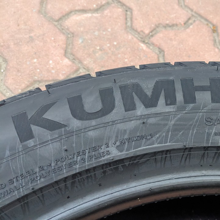 Vỏ lốp 225/55R18 98H KL33 KUMHO VIỆT NAM, vỏ lốp ô tô Mitsubishi Outlander, vỏ lốp ô tô Peugeot 3008, vỏ lốp ô tô Peugeot 5008, vỏ lốp ô tô Subaru Forester