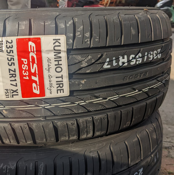 Vỏ lốp 235/55R17 103W PS31 KUMHO VIỆT NAM, vỏ lốp ô tô vỏ lốp ô tô Audi Q3, vỏ lốp ô tô BMW X3 2.5, vỏ lốp ô tô Hyundai Equus 3.8, vỏ lốp ô tô Mercedes S500, vỏ lốp ô tô Volkswagen Tiguan 2.0