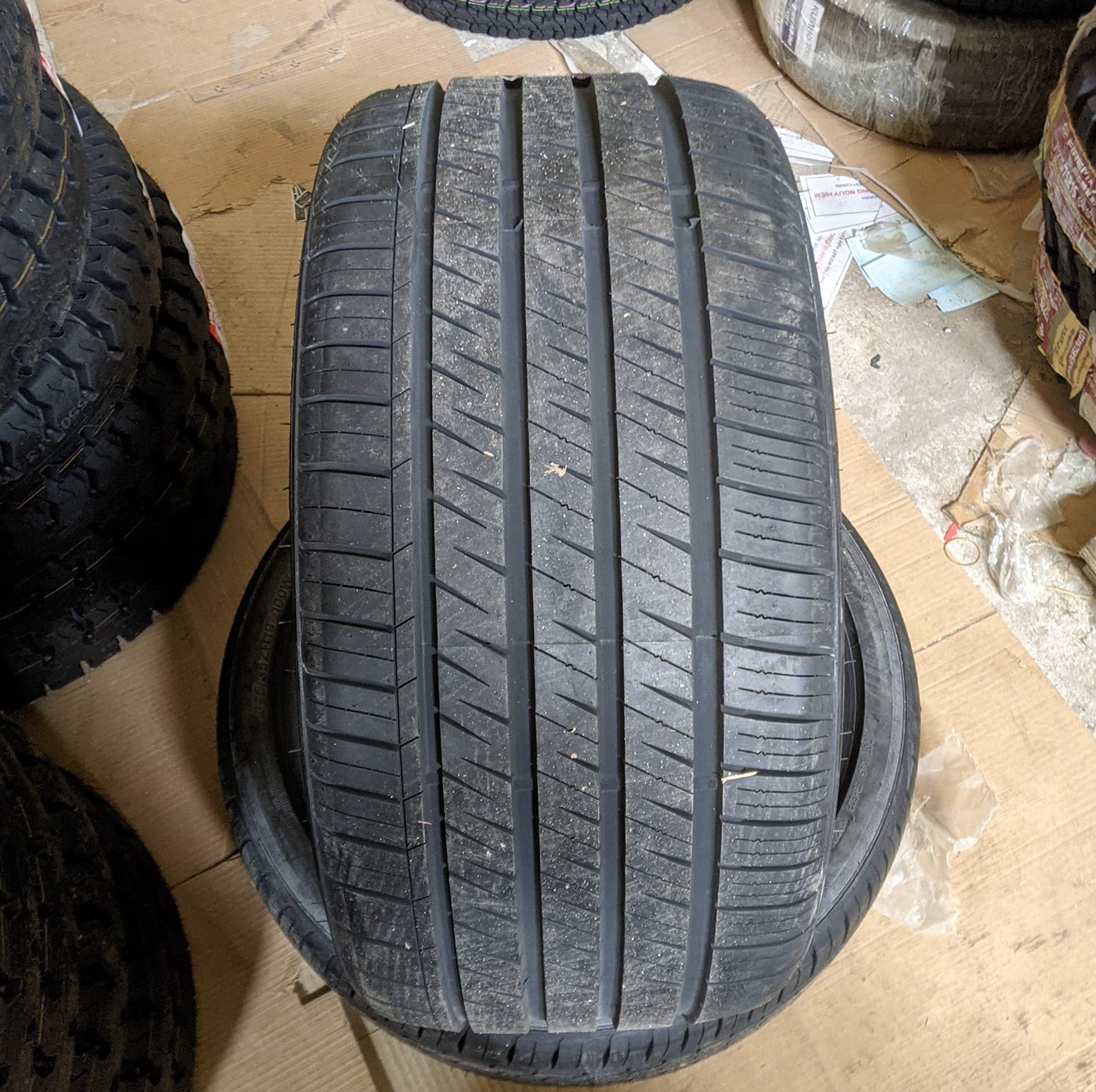 275/35R19 Landspider Citytraxx HP vỏ lốp Xe: Mercedes E300 lốp sau, Vinfast Lux A2.0 lốp sau,