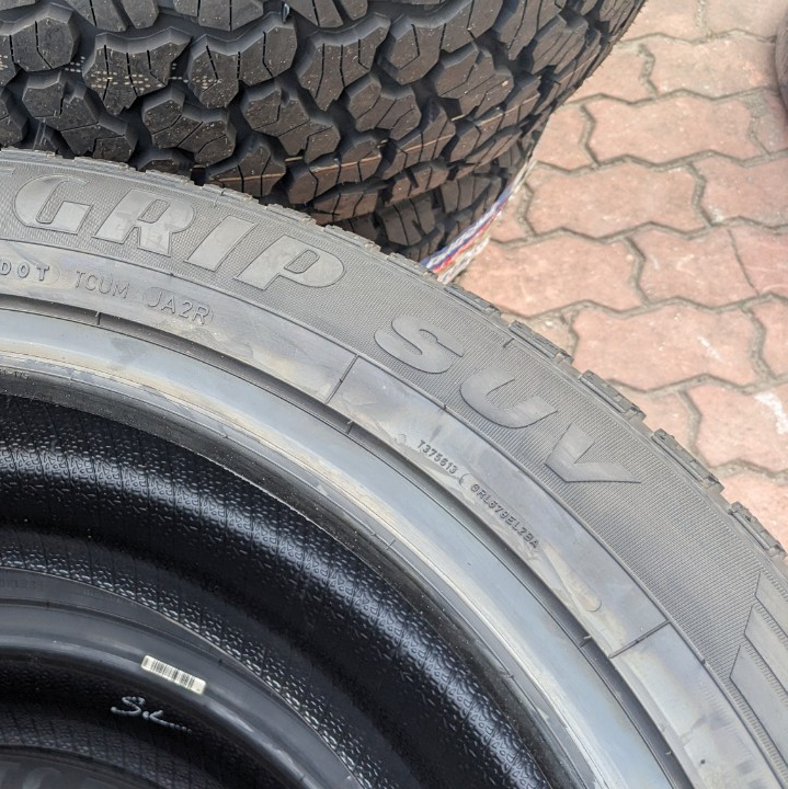 265/50R20 GOODYEAR vỏ lốp Xe: Everest Titanium 2.2