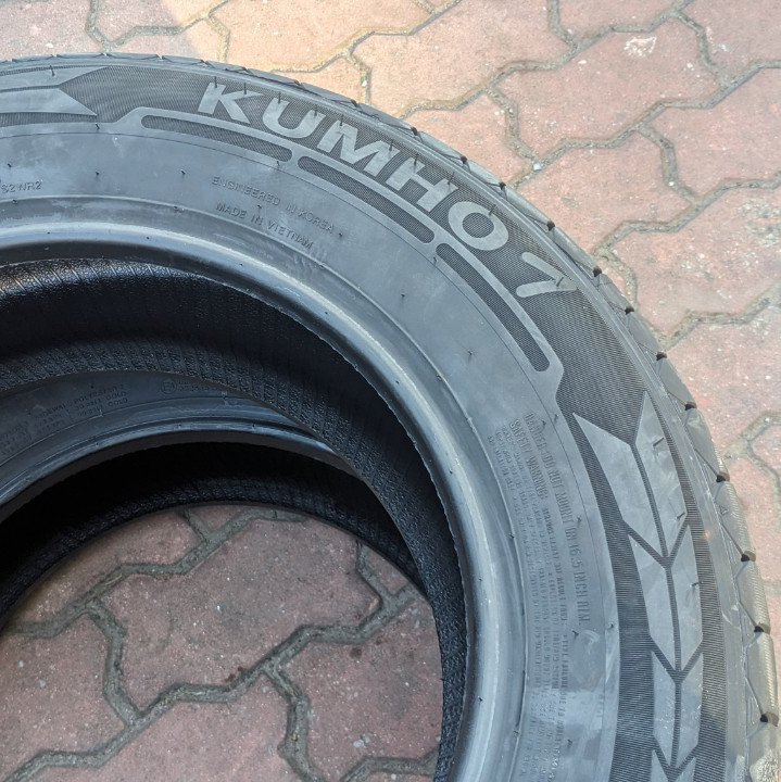 Vỏ lốp 215/65R16C 8PR KC53 KUMHO VIỆT NAM, vỏ lốp ô tô Kia K200