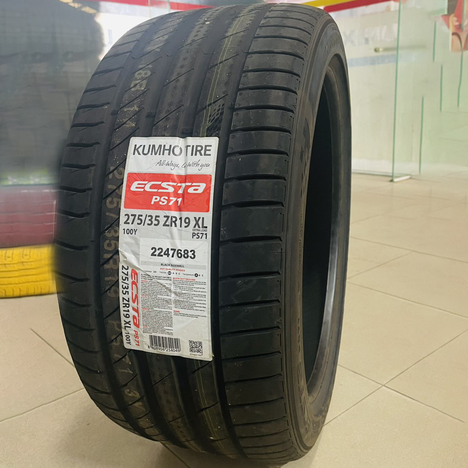 275/35R19 Kumho vỏ lốp Xe: Mercedes E300 lốp sau, Vinfast Lux A2.0 lốp sau