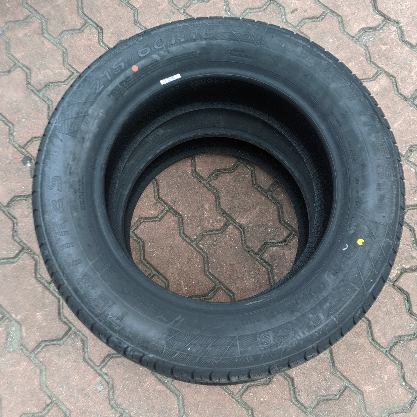 Vỏ lốp 215/60R16 TBB, vỏ lốp ô tô Lexus GS 300, vỏ lốp ô tô Mitsubishi Grandis 2.4, vỏ lốp ô tô Camry 2.4G, vỏ lốp ô tô Camry LE 2.4 Mỹ, vỏ lốp ô tô Camry 3.0, vỏ lốp ô tô Camry 2.0E