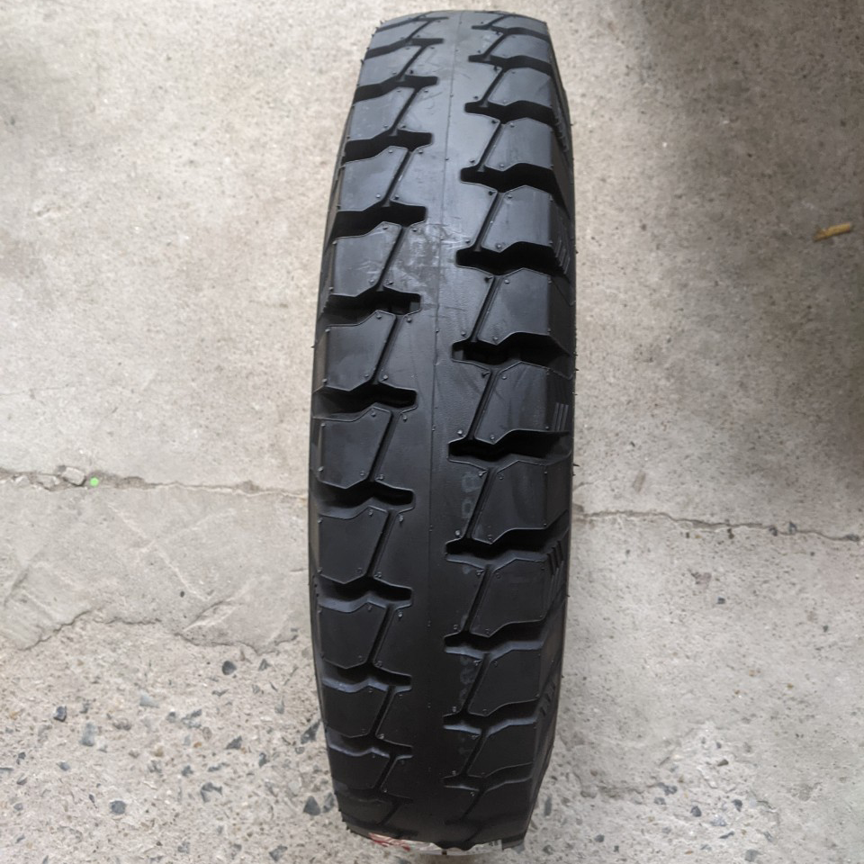 Vỏ lốp 5.00-12 C668 Maxxis 14PR, vỏ lốp 500-12 gai ngang Maxxis, vỏ lốp xe ô tô THACO TOWNER 800