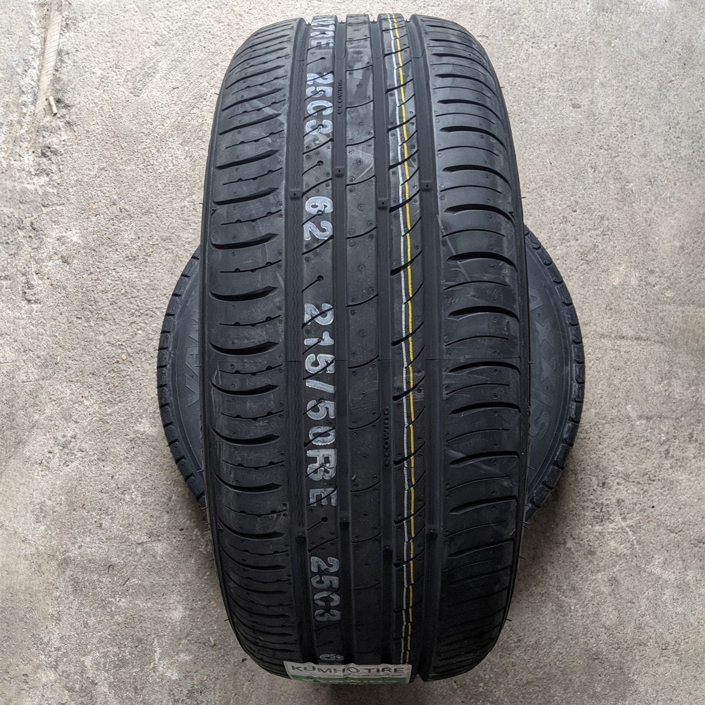 Vỏ lốp 215/50R17 91W KH27 KUMHO VIỆT NAM, vỏ lốp ô tô Acura TSX 2.4AT, vỏ lốp ô tô Chevrolet Cruze, vỏ lốp ô tô Lacetti CDX, vỏ lốp ô tô Ford Focus 1.5, vỏ lốp ô tô Honda Civic, vỏ lốp ô tô Mazda 6