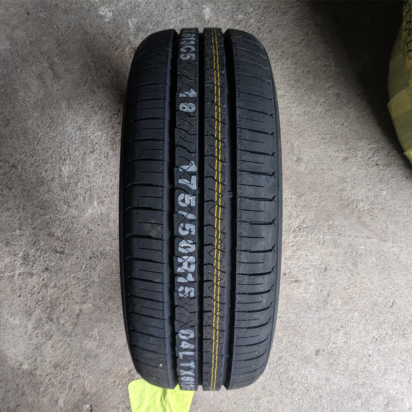 Vỏ lốp 175/50R15 75T TX61 KUMHO VIỆT NAM, vỏ lốp kia morning 1.25, vỏ lốp Picanto