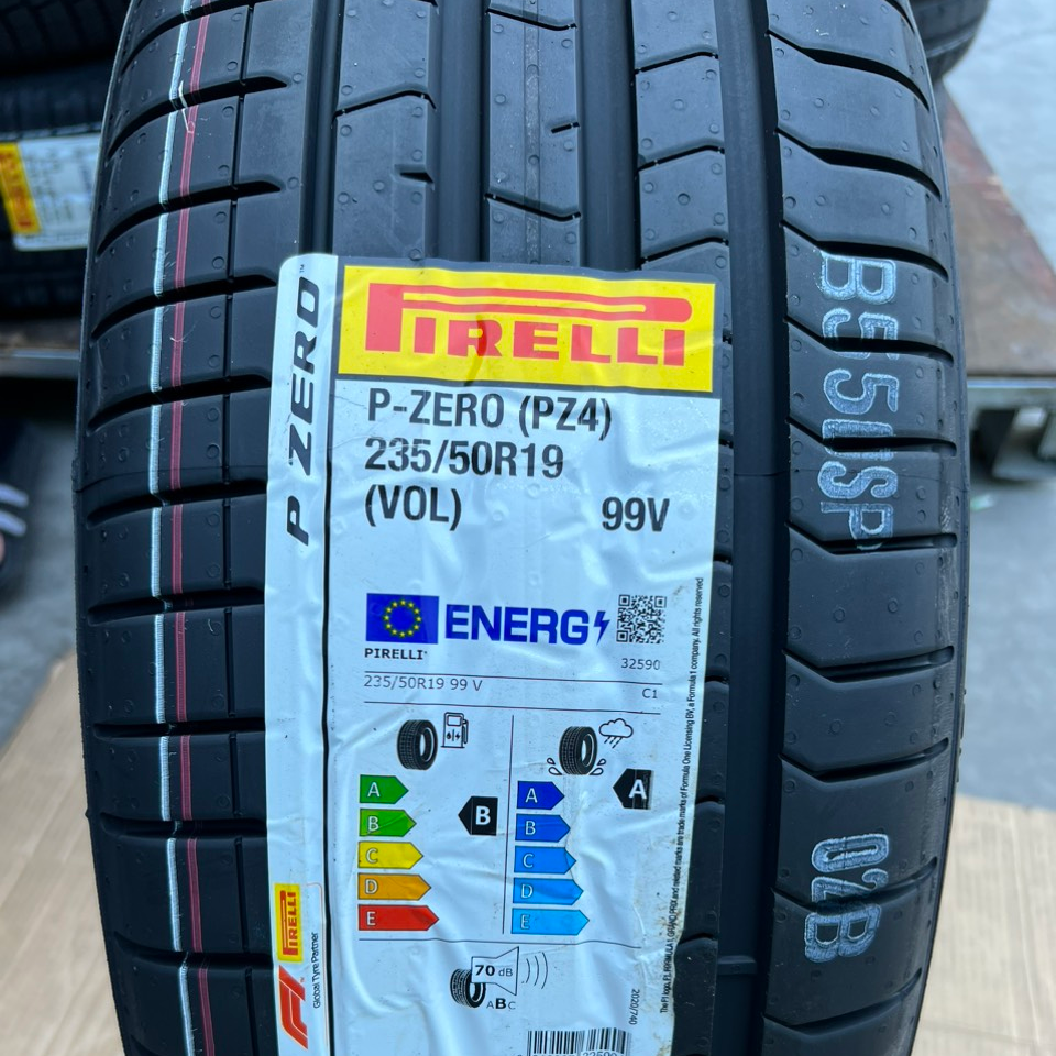 235/50R19 Pirelli P zero vỏ lốp Xe: Mercedes GLK250 AMG, Volkswagen Tiguan Allspace 