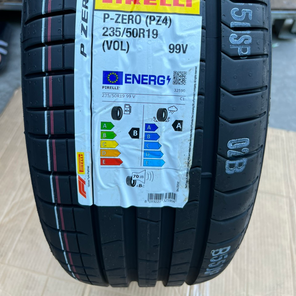 235/50R19 Pirelli P zero vỏ lốp Xe: Mercedes GLK250 AMG, Volkswagen Tiguan Allspace 