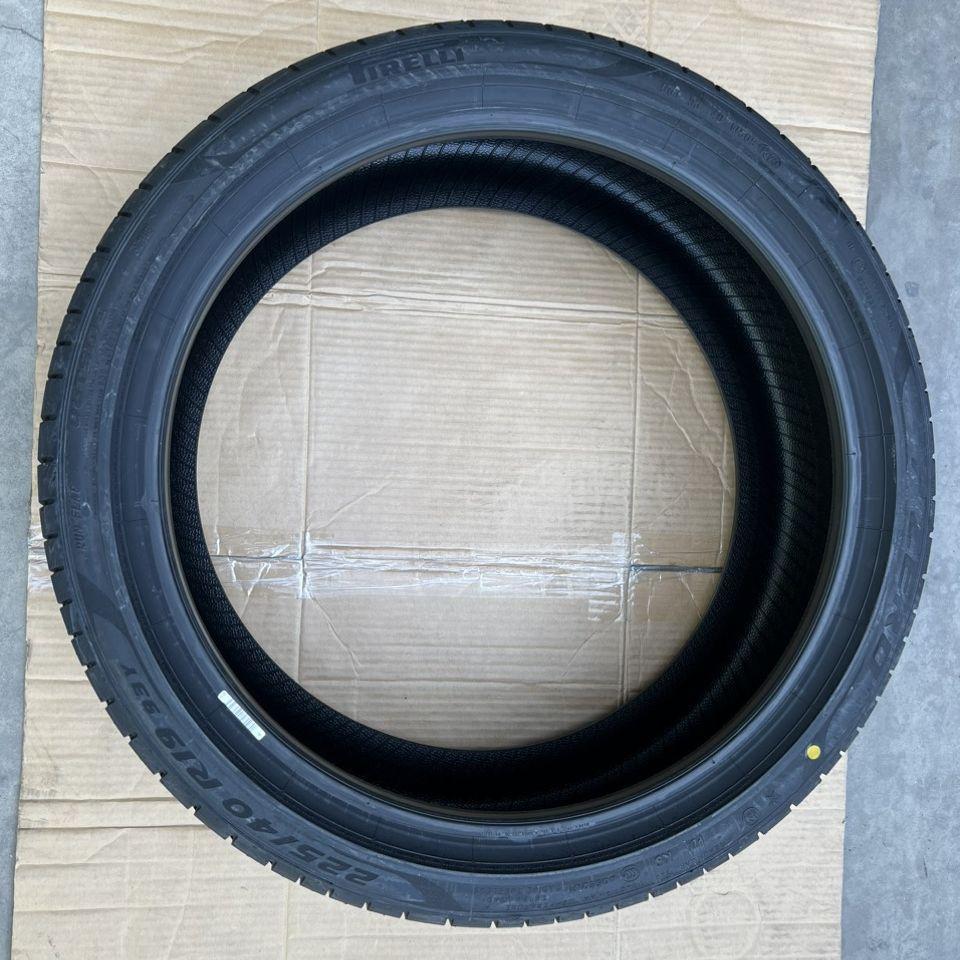 225/40R19 Pirelli P zero (KS) Runflat 93Y vỏ lốp Xe: Hyundai Genesis, Mercedes C300 2.0 lốp trước, Mercedes C400 AMG, BMW 330i 420i