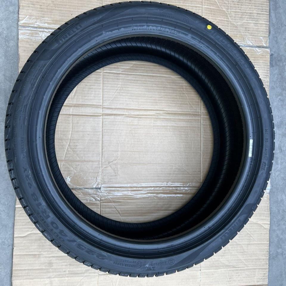 225/40R18 Pirelli Cinturato vỏ lốp Xe: Mercedes C250 1.8 2010, BMW 330i, Honda Civic dòng sedan, Hyundai i30 Sport, Hyundai Veloster Turbo Ultimate, Kia Cerato Koup 2.0AT, Mazda 3, Mercedes C300 lốp trước