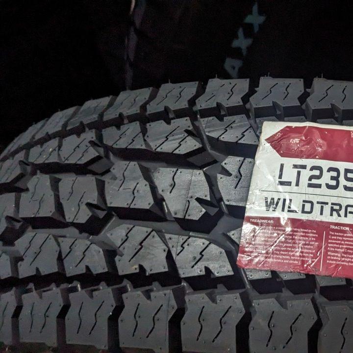 235/85R16 Landspider Wildtraxx AT 10Pr  