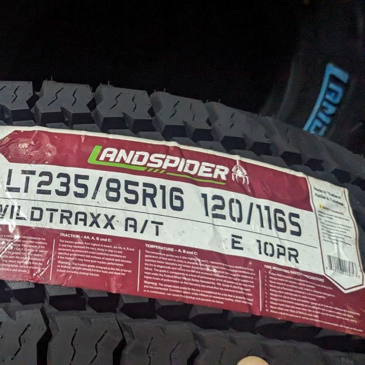 235/85R16 Landspider Wildtraxx AT 10Pr  