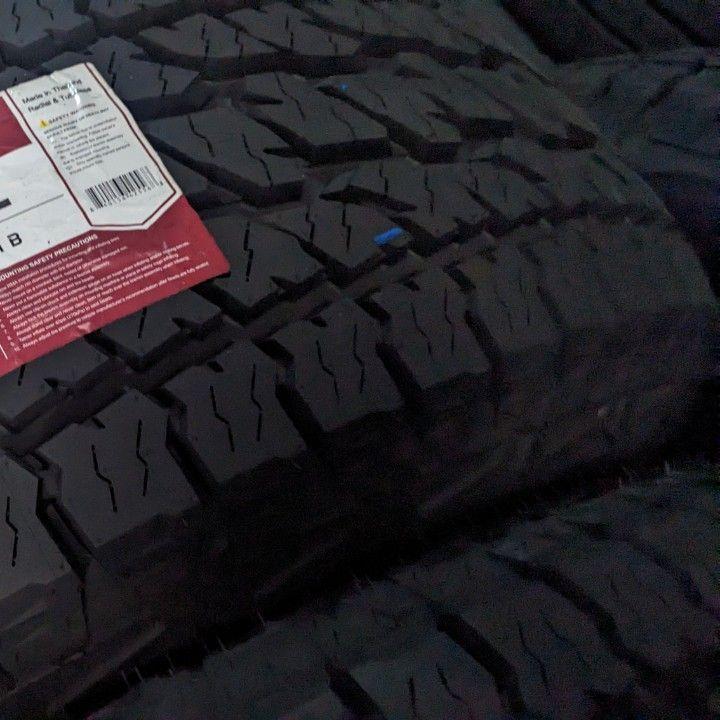245/65R17 Landspider Wildtraxx AT vỏ lốp Xe: Mitsubishi Pajero Sport, Mitsubishi Triton, Toyota Highlander