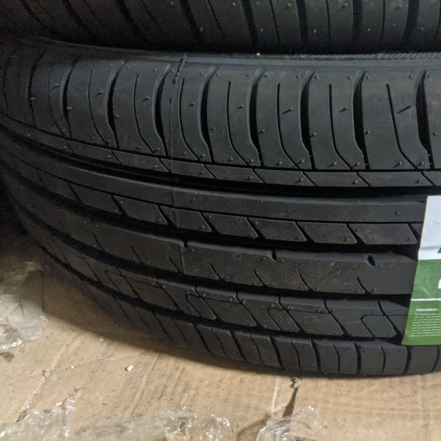 Vỏ lốp 205/60R16 TBB, vỏ lốp xe ô tô BMW 320i, vỏ lốp Chevrolet Cruze, vỏ lốp xe Ford Ecosport, vỏ lốp xe ô tô Ford Focus 1.6, vỏ lốp xe ô tô Kia Carens, vỏ lốp xe ô tô Kia Soul, vỏ lốp xe ô tô Mazda 3