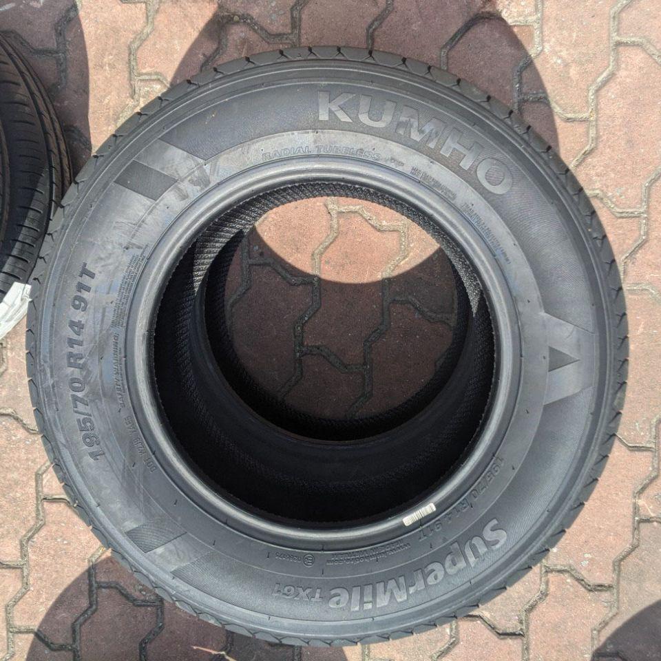 195/70R14 91T TX61 KUMHO VIỆT NAM vỏ lốp Xe: Toyota Zace, Camry GLi,Toyota Innova J