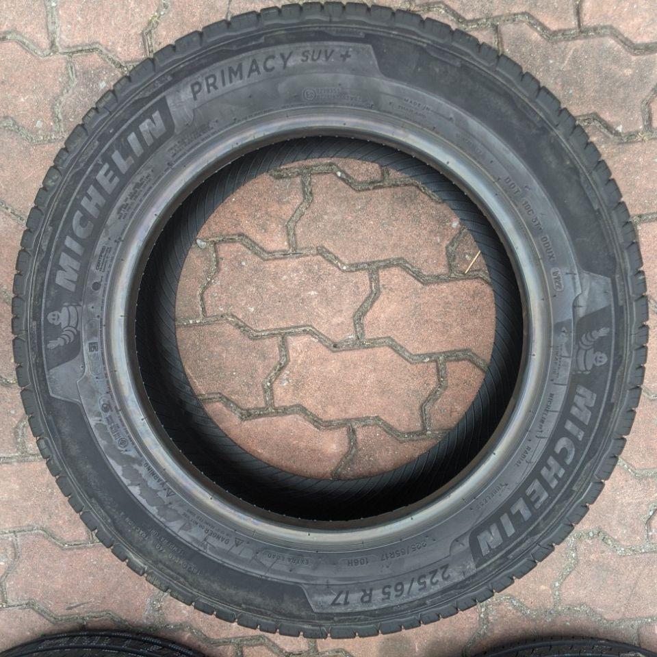 Vỏ lốp 225/65R17 Michelin Primacy SUV, vỏ lốp ô tô Honda CRV 2.0AT, vỏ lốp ô tô Lexus RX350, vỏ lốp ô tô Lexus RX400h, vỏ lốp ô tô Lexus NX 200T, vỏ lốp ô tô Subaru Outback 2.5i, vỏ lốp ô tô Toyota Rav4