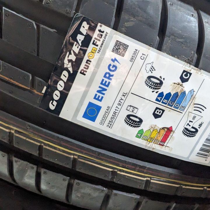 225/55R17 GOODYEAR Runflat vỏ lốp Xe: Audi A6, BMW 320i 528i 520i 523i, BMW GT 328i, BMW X1, Mercedes E200 E250, Mazda 6, Subaru Forester Legacy 2.5i