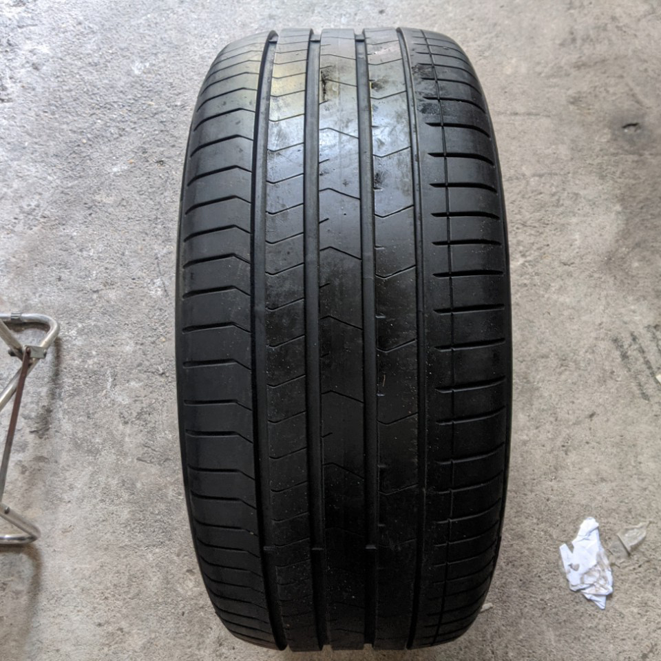 275/40R19 Pirelli Runflat P zero R-F(*)(MOE) 101Y vỏ lốp Xe: Mercedes S450 lốp sau, Mercedes S500 lốp trước, BMW 740Li, BMW 750Li 4.8, Hyundai Equus 5.0AT,
