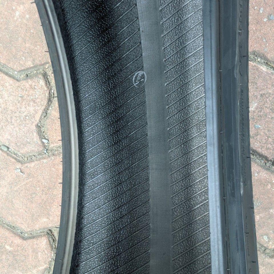 Vỏ lốp 205/60R16 92V KH27 KUMHO VIỆT NAM, vỏ lốp xe ô tô BMW 320i, vỏ lốp Chevrolet Cruze, vỏ lốp xe Ford Ecosport, vỏ lốp xe ô tô Ford Focus 1.6, vỏ lốp xe ô tô Kia Carens, vỏ lốp xe ô tô Kia Soul, vỏ lốp xe ô tô Mazda 3