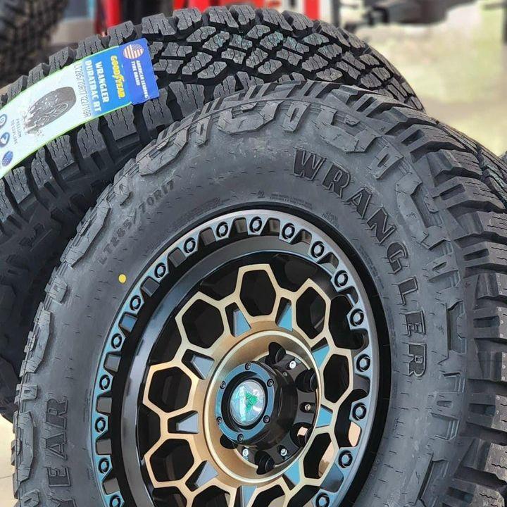 285/70R17 Goodyear Wrangler Duratrac RT 10PR