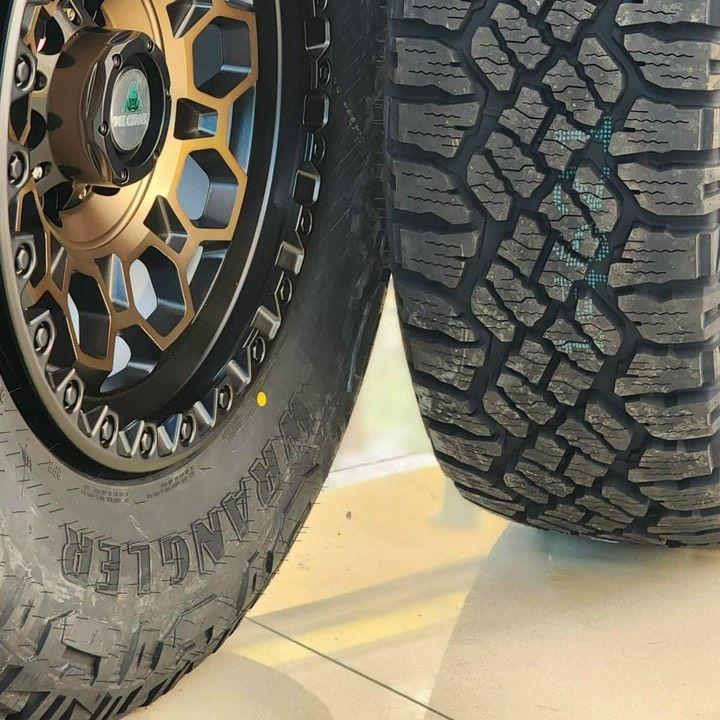 285/70R17 Goodyear Wrangler Duratrac RT 10PR