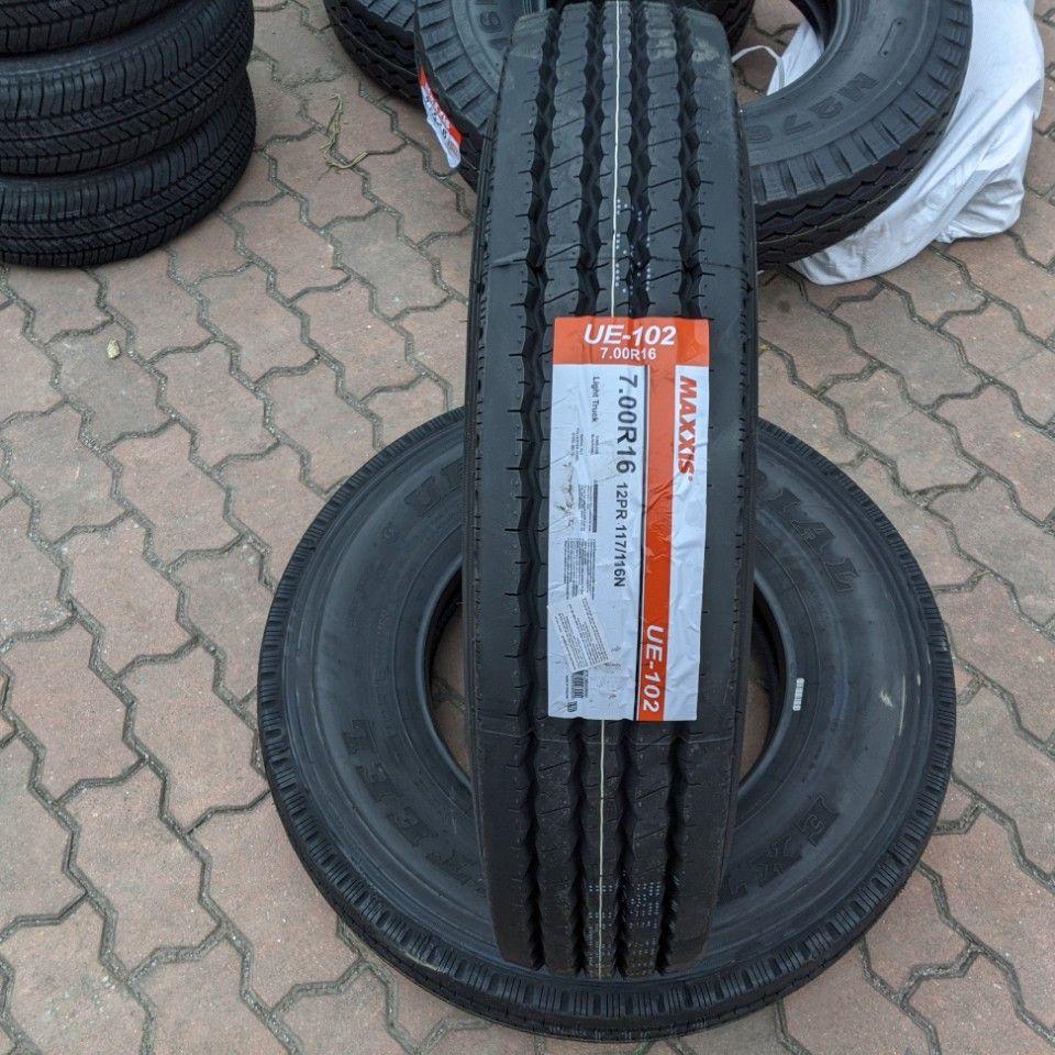 7.00-16 Maxxis UE102 12Pr Gai Dọc Không Săm 