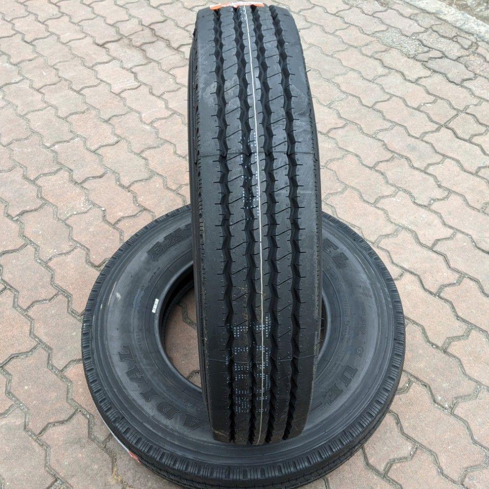 7.00-16 Maxxis UE102 12Pr Gai Dọc Không Săm 