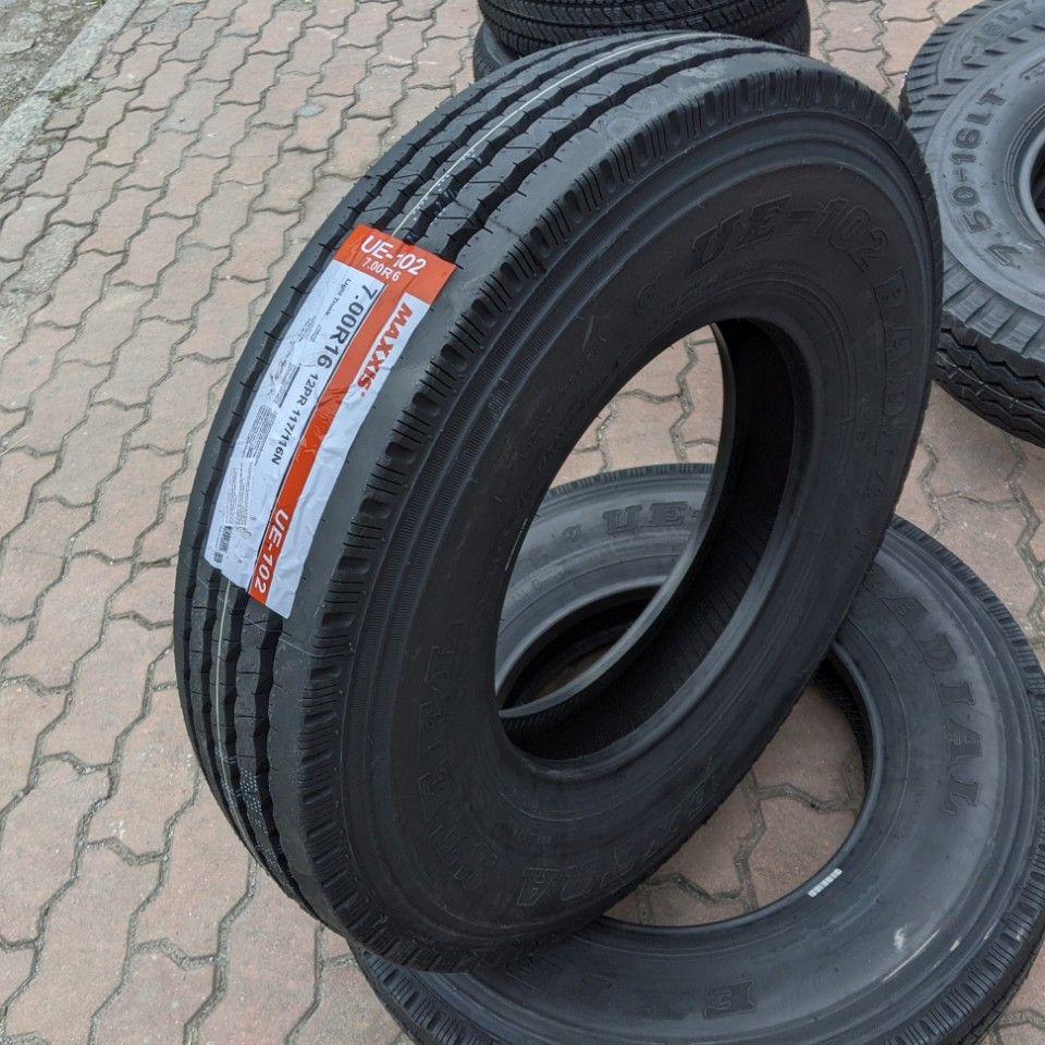 7.00-16 Maxxis UE102 12Pr Gai Dọc Không Săm 